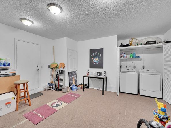 10615 NW 12th Ct, Plantation FL 33322