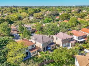 10615 NW 12th Ct, Plantation FL 33322