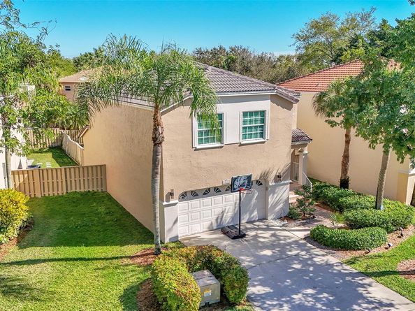 10615 NW 12th Ct, Plantation FL 33322