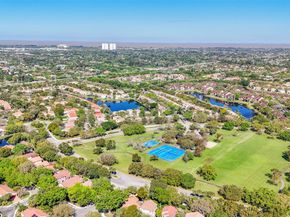 10615 NW 12th Ct, Plantation FL 33322
