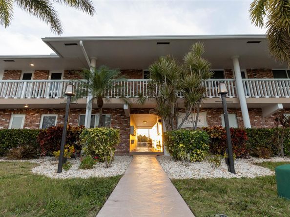 750 Pine Dr 11, Pompano Beach FL 33060