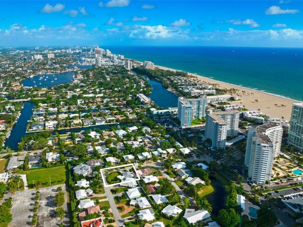 2000 SE 26th Ave, Fort Lauderdale FL 33316