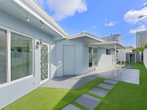 2000 SE 26th Ave, Fort Lauderdale FL 33316
