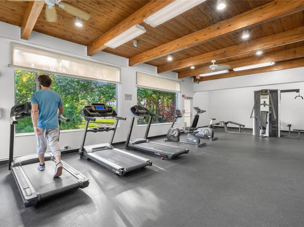 1681 NW 70th Ave 302, Plantation FL 33313