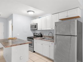 1681 NW 70th Ave 302, Plantation FL 33313