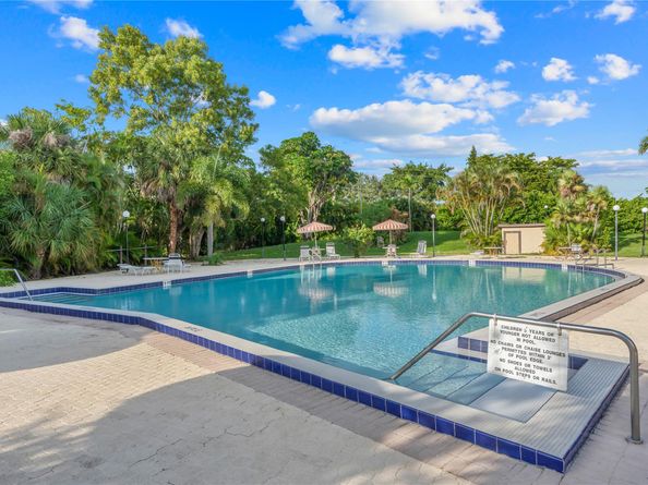 1681 NW 70th Ave 302, Plantation FL 33313