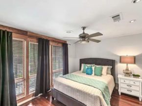 4204 Stanford Street, Houston TX 77006