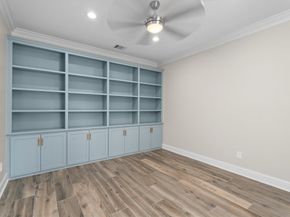 5523 Theall Road, Houston TX 77066