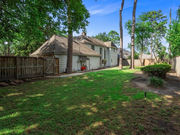 5523 Theall Road, Houston TX 77066