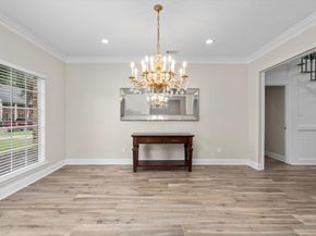 5523 Theall Road, Houston TX 77066