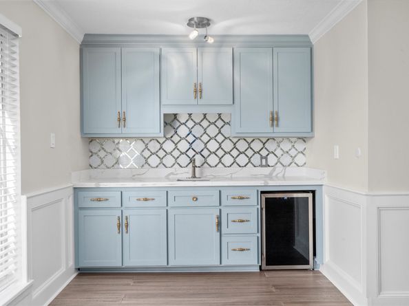 5523 Theall Road, Houston TX 77066