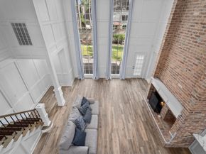 5523 Theall Road, Houston TX 77066