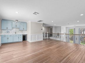 5523 Theall Road, Houston TX 77066