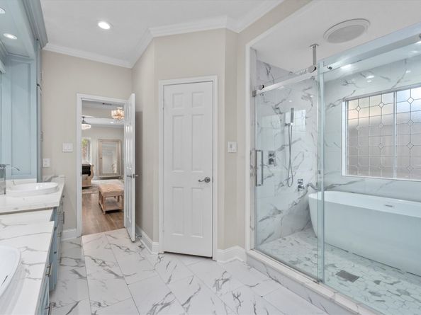 5523 Theall Road, Houston TX 77066