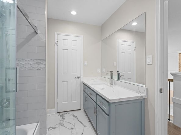 5523 Theall Road, Houston TX 77066