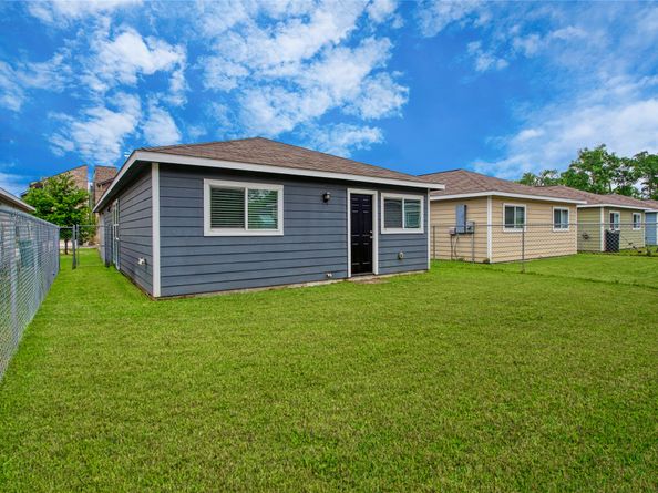 5815 Cebra Street, Houston TX 77091