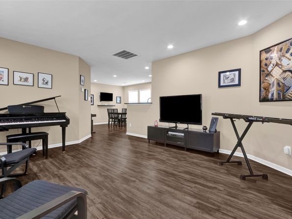 5815 Cebra Street, Houston TX 77091