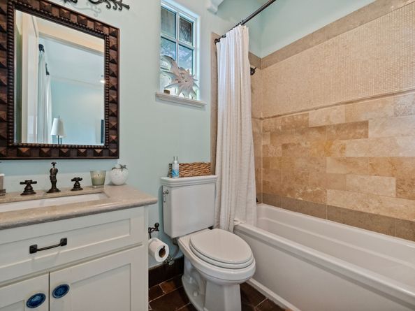 1915 Kirby Drive, Houston TX 77019