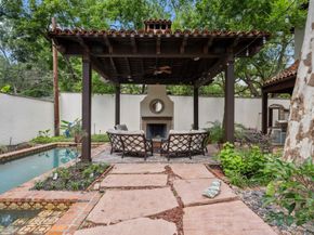 1915 Kirby Drive, Houston TX 77019