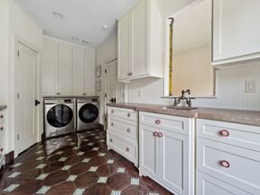 1915 Kirby Drive, Houston TX 77019