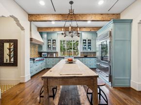 1915 Kirby Drive, Houston TX 77019