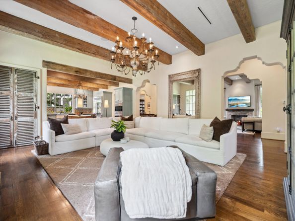 1915 Kirby Drive, Houston TX 77019