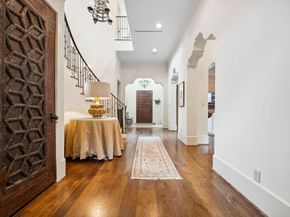 1915 Kirby Drive, Houston TX 77019