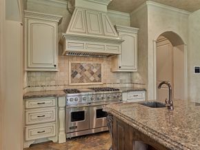 61 Parkgate, Shenandoah TX 77381