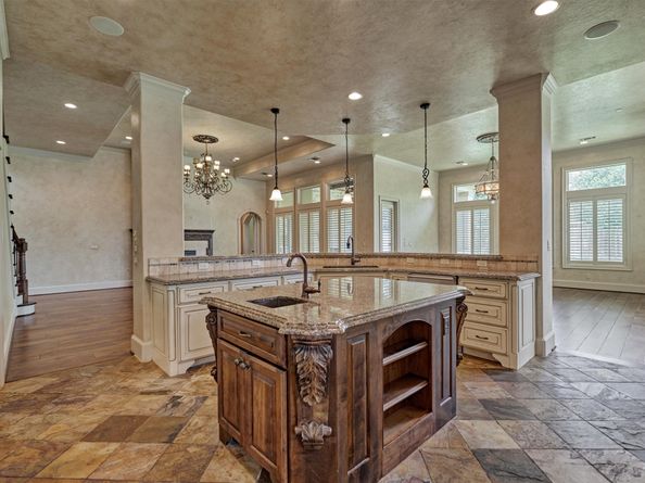 61 Parkgate, Shenandoah TX 77381