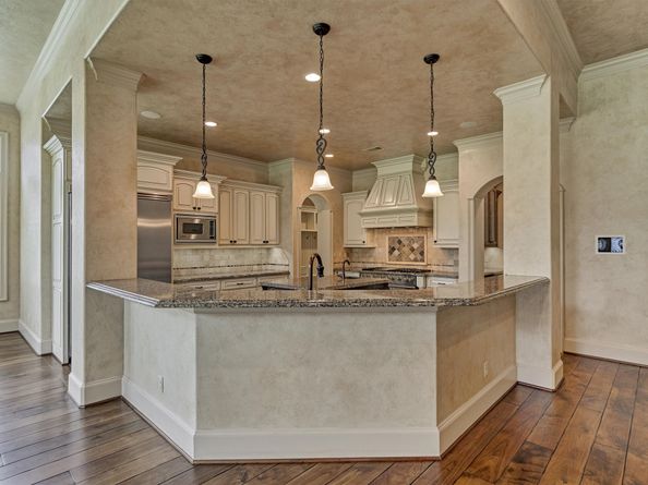 61 Parkgate, Shenandoah TX 77381