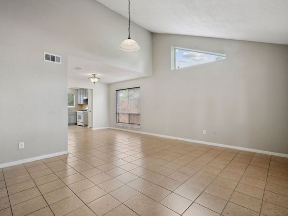 12115 Essenbruk Drive, Houston TX 77066