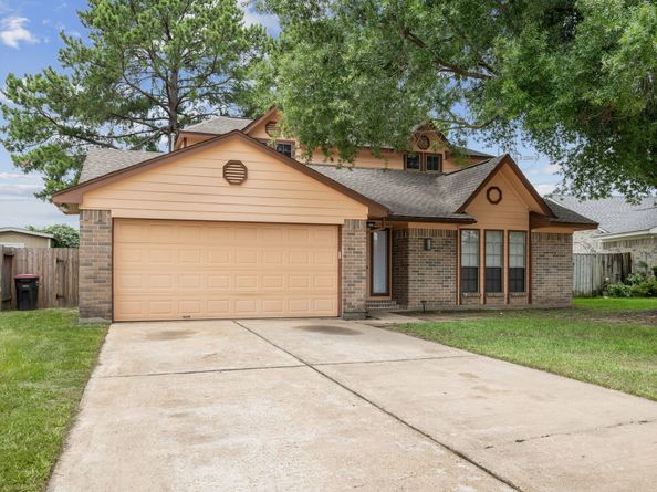 12115 Essenbruk Drive, Houston TX 77066