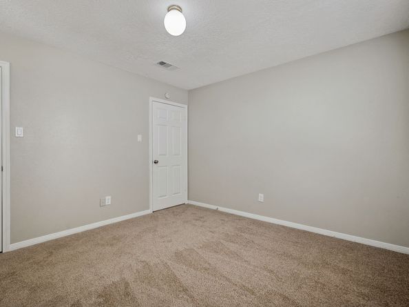 12115 Essenbruk Drive, Houston TX 77066