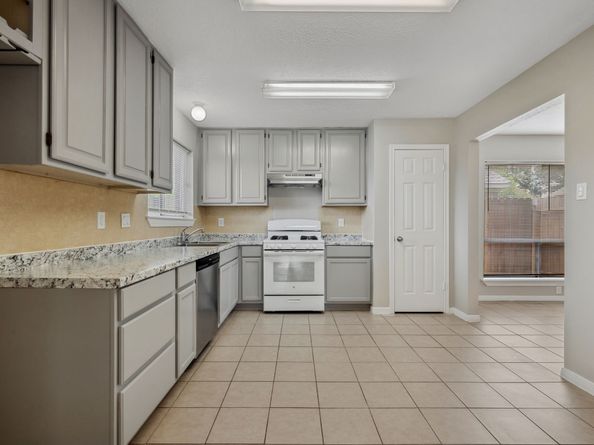 12115 Essenbruk Drive, Houston TX 77066