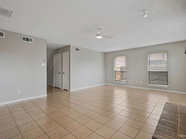 12115 Essenbruk Drive, Houston TX 77066