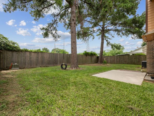 12115 Essenbruk Drive, Houston TX 77066