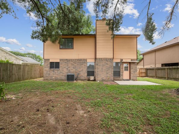12115 Essenbruk Drive, Houston TX 77066