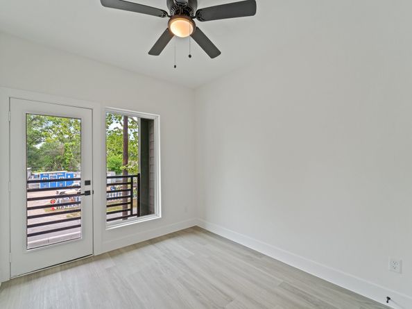 7709 Willow Street, Houston TX 77088