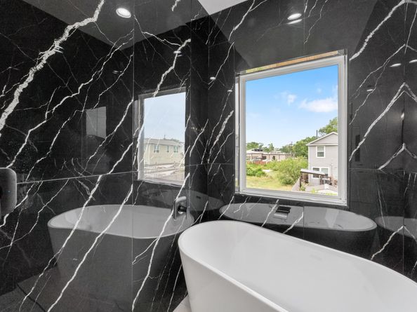 7709 Willow Street, Houston TX 77088