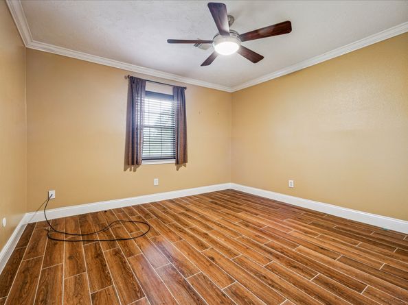5522 Chantilly Lane, Houston TX 77092