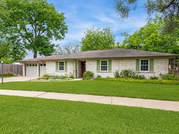 5522 Chantilly Lane, Houston TX 77092