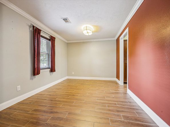 5522 Chantilly Lane, Houston TX 77092