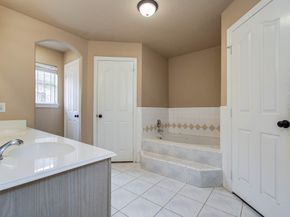 2539 S Camden Parkway, Houston TX 77067