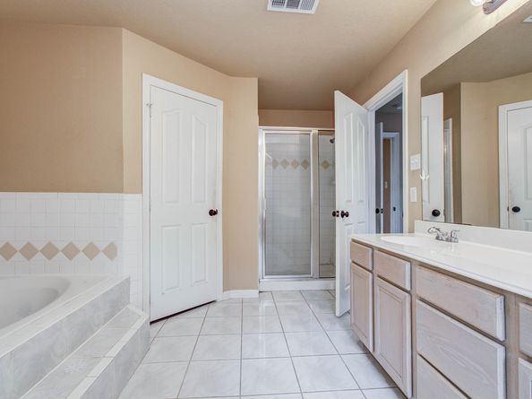 2539 S Camden Parkway, Houston TX 77067