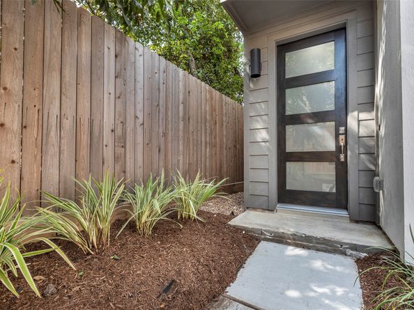 3010 Bell Street, Houston TX 77003