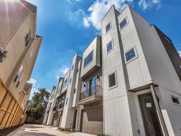 3010 Bell Street, Houston TX 77003