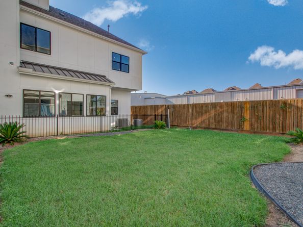 1653 Bingle Road, Houston TX 77055