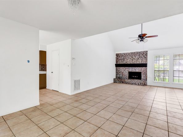 4719 Silver Frost Drive, Houston TX 77066