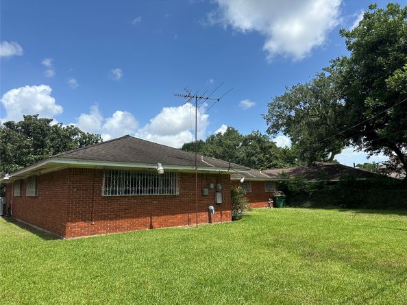 8713 Timberside Drive, Houston TX 77025