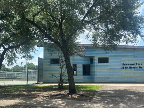 8713 Timberside Drive, Houston TX 77025